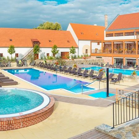 Hotel Zamek Valec Vladislav Extérieur photo