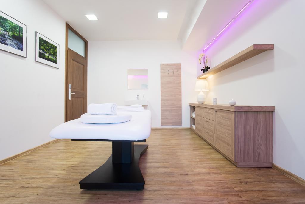 Hotel Zamek Valec Vladislav Extérieur photo