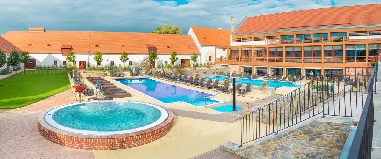 Hotel Zamek Valec Vladislav Extérieur photo