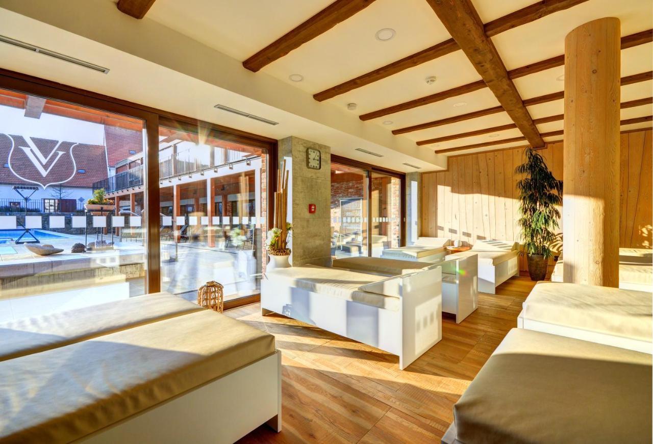 Hotel Zamek Valec Vladislav Extérieur photo