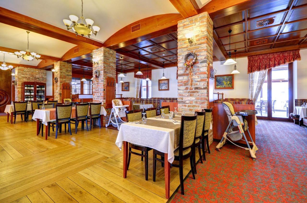 Hotel Zamek Valec Vladislav Extérieur photo
